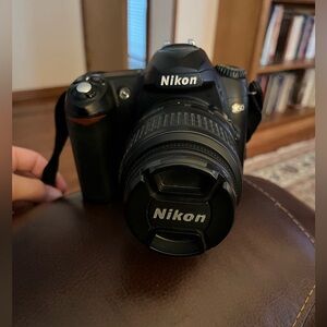 Nikon D50 DSLR:2 batteries/charger, USB cord to connect to PC & carrying case